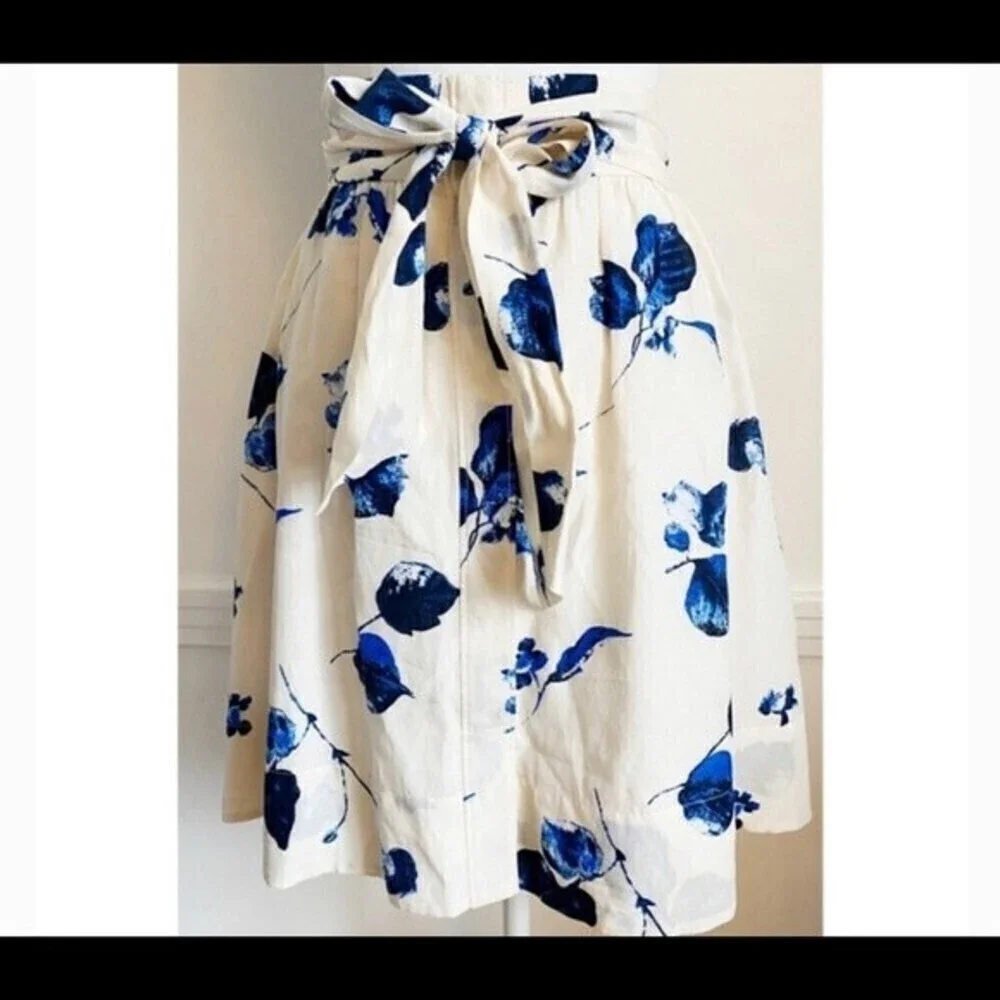 Club Monaco White Blue Tulip Tie Waist Skirt